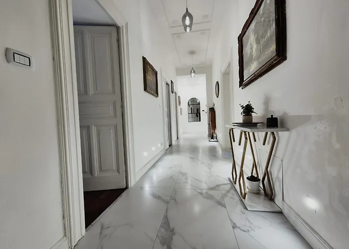 Colosseum Apartment, 3 Bedrooms, 3 Baths, Large Living With A Sofa Bed, The Accommodate 8 People