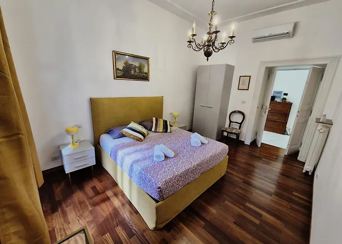 Colosseum Apartment, 3 Bedrooms, 3 Baths, Large Living With A Sofa Bed, The Accommodate 8 People *